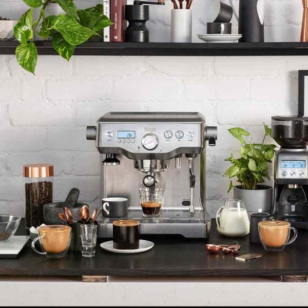 Máquina de café expresso Sage the Dual Boiler em prata, ideal para apreciadores de café exigentes. Aproveite agora esta oferta exclusiva!
