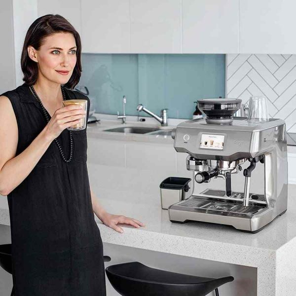 Máquina de café expresso Sage The Oracle Touch para café perfeito em casa - Com ecrã tátil e personalização de bebidas. Ideal para os amantes de café exigentes.