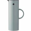 Jarro a vácuo Stelton EM77 1,0 l - Mantém a temperatura perfeita. Design elegante para sua casa. Compre já e desfrute!