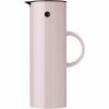 Jarro a vácuo Stelton EM77 1,0 l, design elegante e funcional para manter bebidas quentes ou frias. Compre agora e desfrute da qualidade Stelton.