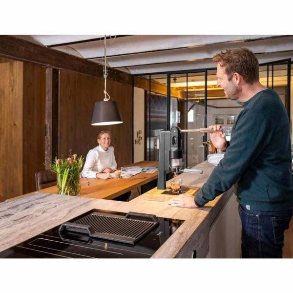 Prepare café expresso perfeito com a ferramenta Superkop preta - Alta qualidade e eficiência para a sua cozinha. Compre agora!