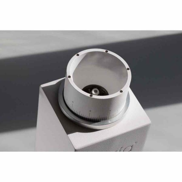 Moedor elétrico de café Varia VS3 de 2ª geração para uma moagem perfeita e consistente. Ideal para apreciadores de café exigentes.