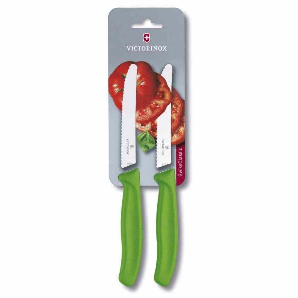 Conjunto de 2 facas de tomate da Victorinox, perfeitas para cortar com precisão. A qualidade suíça ao seu alcance. Ideal para amantes da cozinha!