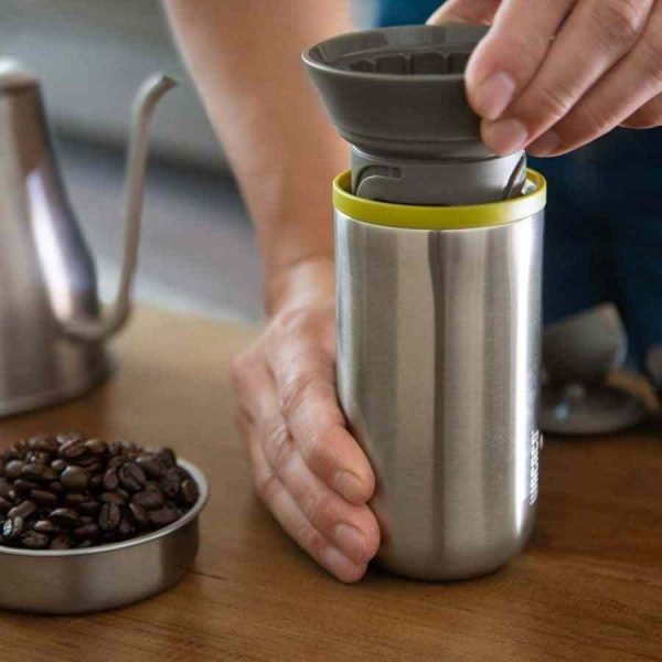 Taça portátil de cafeteira Wacaco Cuppamoka - Desfrute de café fresco em movimento - Compre online agora! #cafeteira #caféousado #qualidade