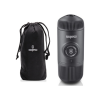 Compacta e poderosa, Máquina de café expresso portátil Wacaco Nanopresso em cinza com bolsa incluída. Desfrute de café excepcional em movimento!