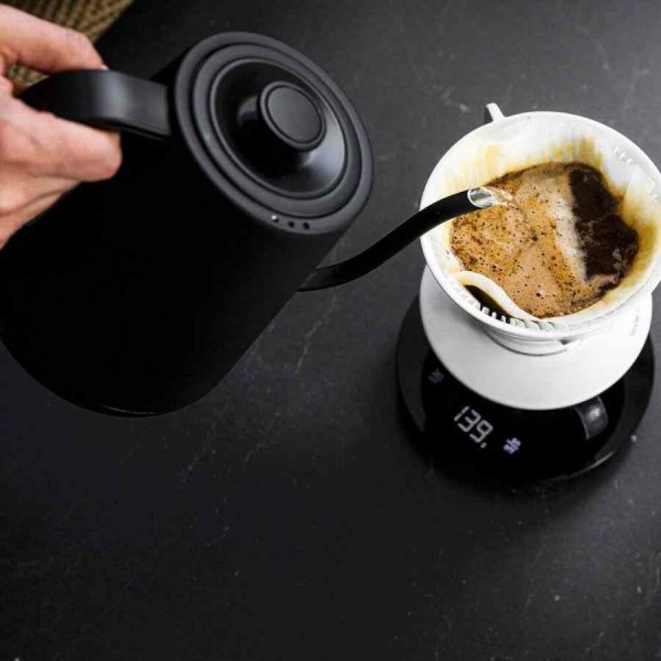 Chaleira elétrica Wilfa Svart Pour WSPOK-1000B, 0,8 litros, cor preta - Design elegante e funcional para a sua cozinha moderna. Aquecimento rápido e eficiente.
